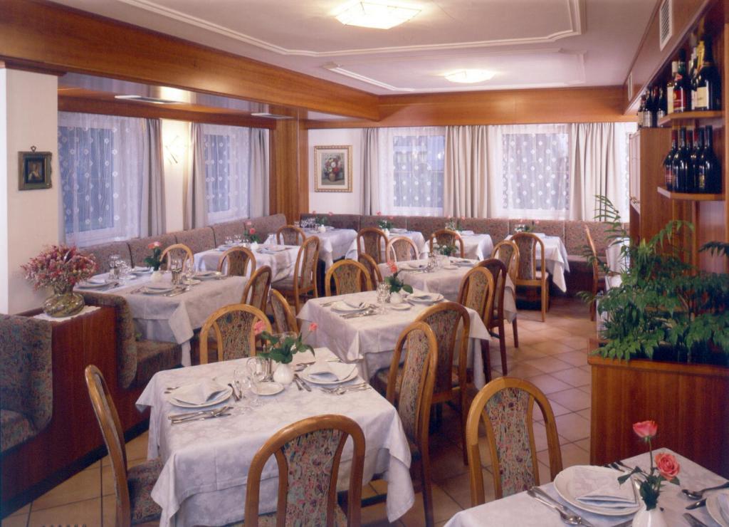 Hotel Villa Mozart Pozza di Fassa Exterior photo