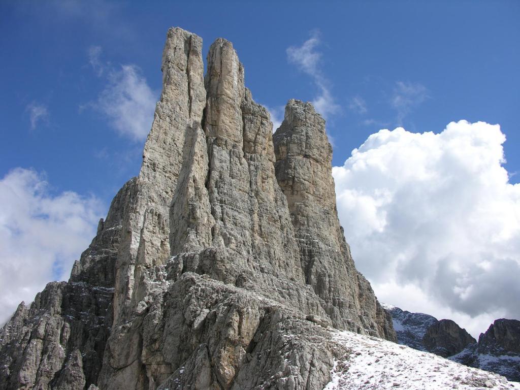 Hotel Villa Mozart Pozza di Fassa Exterior photo