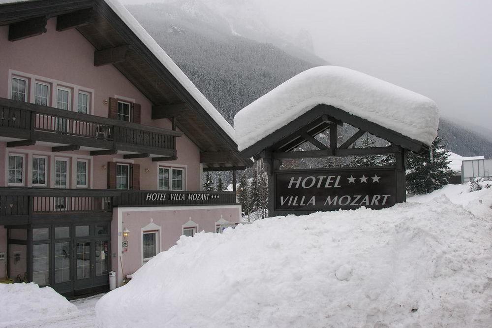 Hotel Villa Mozart Pozza di Fassa Exterior photo