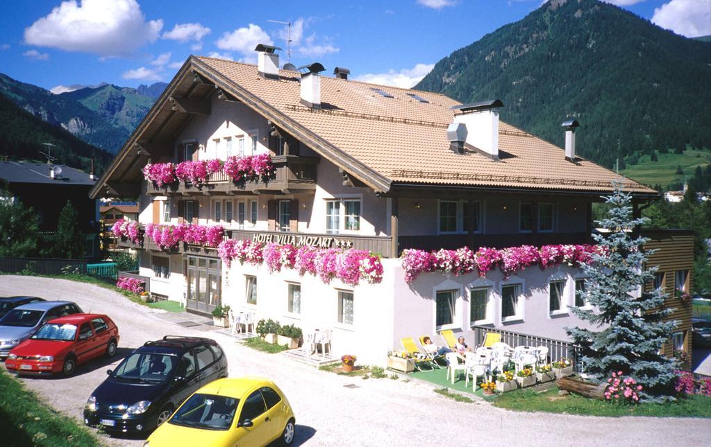 Hotel Villa Mozart Pozza di Fassa Exterior photo